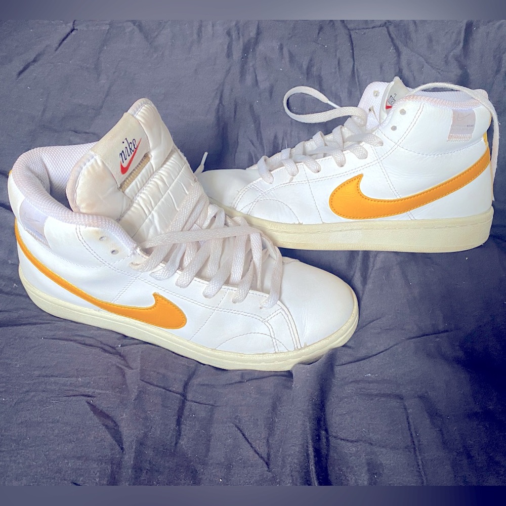 Women’s Nike Court Royale 2 Mid